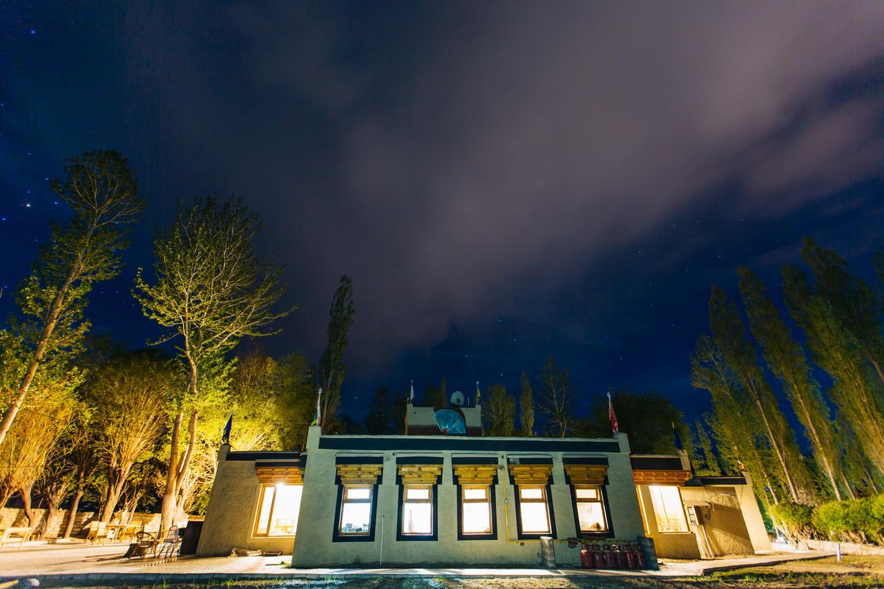 Ladakh Sarai Resort Лех Екстер'єр фото